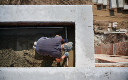 Construction d'une piscine semi-enterrée  