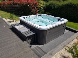 Jacuzzi extérieur  